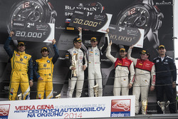 Podium: race winners Thomas Jäger, Dominik Baumann, second place Caca Bueno, Sergio Jimenez, third place René Rast, Enzo Ide