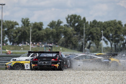 #9 Belgian Audi Club Team WRT Audi R8 LMS Ultra: Fabian Hamprecht, Stéphane Ortelli in trouble