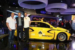 Роберт Хафф и Бо Андерссон. Lada представила новую машину WTCC, презентация.