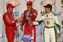 Scott Dixon, Chip Ganassi Racing Chevrolet and Tony Kanaan, Chip Ganassi Racing Chevrolet and Ed Carpenter, Ed Carpenter Racing Chevrolet