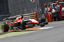 Max Chilton, Marussia F1 Team MR03 jumps the chicane