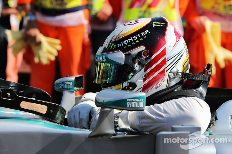 Lewis Hamilton, Mercedes AMG F1 W05 in parc ferme