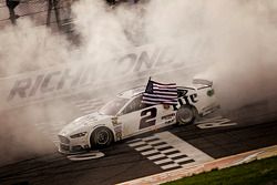 Race winner Brad Keselowski, Team Penske Ford