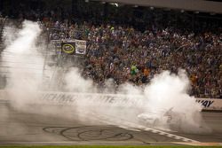Race winner Brad Keselowski, Team Penske Ford
