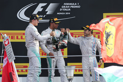Podium: Race winner Lewis Hamilton, Mercedes AMG F1, second place; Nico Rosberg, Mercedes AMG F1 and Felipe Massa, Williams F1