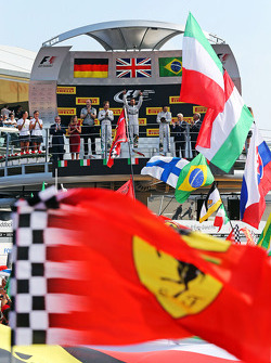 Podium: Race winner Lewis Hamilton, Mercedes AMG F1, second place; Nico Rosberg, Mercedes AMG F1 and Felipe Massa, Williams F1