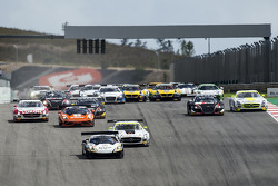 Start: #28 Grasser Racing Team Lamborghini LFII: Hari Proczyk, Jeroen Bleekemolen leads