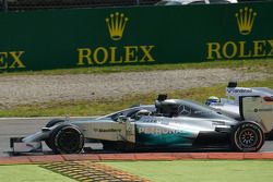 Felipe Massa, Williams FW36 e Lewis Hamilton, Mercedes AMG F1 W05