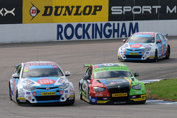 Colin Turkington, eBay Motors and Sam Tordoff MG KX Clubcard Fuel Save