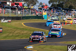 Start: Jamie Whincup and Paul Dumbrell, Red Bull Holden