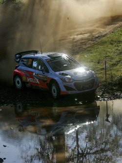 Hayden Paddon and John Kennard, Hyundai i20 WRC, Hyundai Motorsport