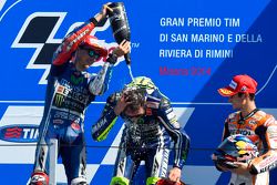 Pódio: vencedor da corrida Valentino Rossi, o segundo lugar Jorge Lorenzo, o terceiro lugar de Dani 