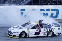 Race winner Brad Keselowski, Penske Racing Ford