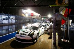 #92 Porsche Team Manthey Porsche 911 RSR: Marco Holzer, Frederic Makowiecki, Richard Lietz