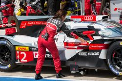 Leena Gade checking in with Andre Lotterer