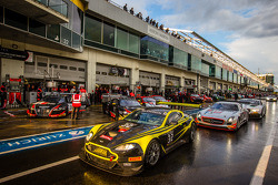 #32 Leonard Motorsport Aston Martin Vantage GT3: Stuart Leonard, Paul Wilson, Michael Meadows