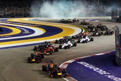 Sebastian Vettel, Red Bull Racing RB10 at the start of the race