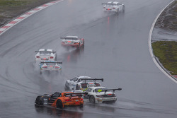 Early race action