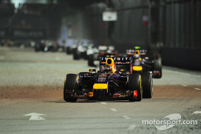 2014 foi um ano complicado para Vettel, que viu Daniel Ricciardo vencer três corridas, enquanto ele passou em branco. O melhor resultado foi o segundo lugar no GP de Cingapura.