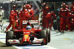 Fernando Alonso, Ferrari F14-T makes a pit stop