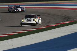 #91 Porsche Team Manthey Porsche 911 RSR: Patrick Pilet, Jörg Bergmeister, Nick Tandy