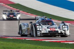 #20 Porsche Team Porsche 919 Hybrid: Timo Bernhard, Mark Webber, Brendon Hartley
