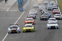 Largada: Marco Wittmann, BMW Team RMG BMW M4 DTM e Mike Rockenfeller, Audi Sport Team Phoenix Audi R