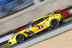#4 Corvette Racing Chevrolet Corvette C7.R: Oliver Gavin, Tommy Milner, Ryan Briscoe