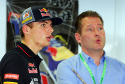 (L to R): Max Verstappen, Scuderia Toro Rosso Test Driver with his father Jos Verstappen
