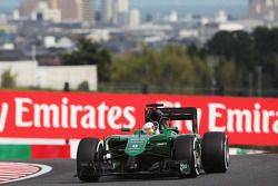 Kamui Kobayashi, Caterham CT05 waves to the fans