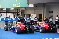 Daniel Ricciardo, Red Bull Racing RB10 and Sebastian Vettel, Red Bull Racing