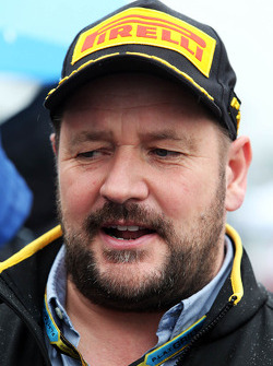 Paul Hembery, Pirelli Motorsport Director on the grid