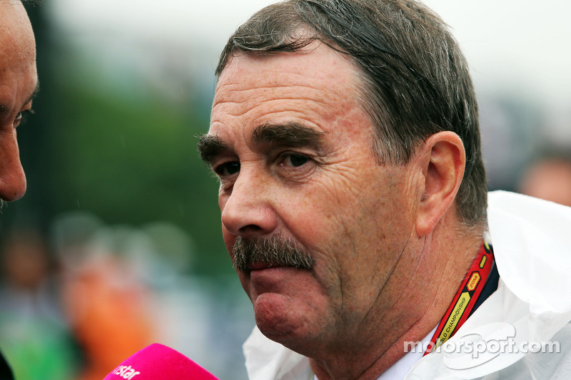 Nigel Mansell, en la parrilla