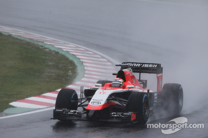 Bianchi kämpft mit seinem Marussia gegen Caterham, Sauber und Co.