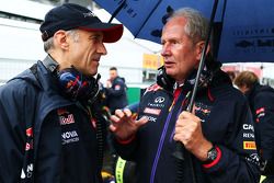 (L to R): Franz Tost, Scuderia Toro Rosso Team Principal with Dr Helmut Marko, Red Bull Motorsport Consultant on the grid