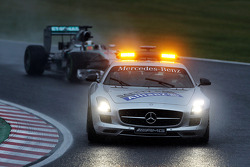 Race winner Lewis Hamilton, Mercedes AMG F1 W05 leads behind the FIA Safety Car