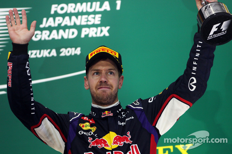 Sebastian Vettel, Red Bull Racing, viert zijn derde positie op het podium