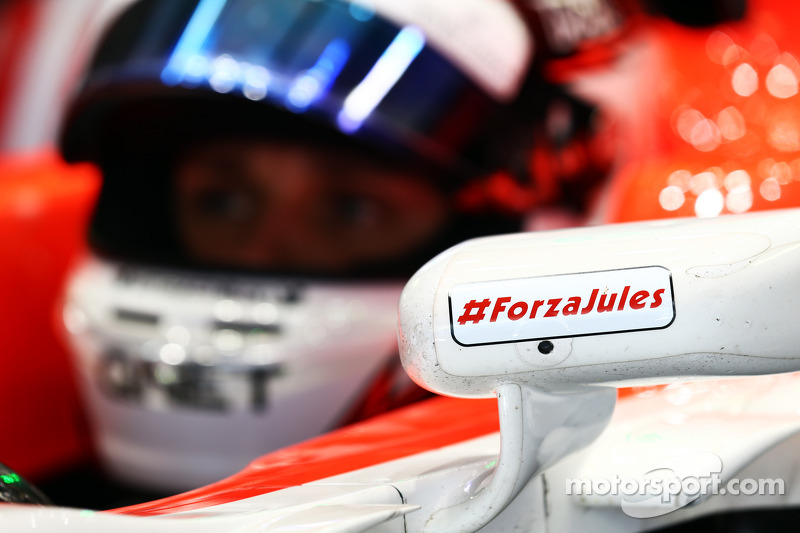 Max Chilton, Marussia F1 Takımı MR03 Jules Bianchi destek mesajını taşıyor