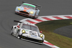#91 Porsche Team Manthey Porsche 911 RSR: Richard Lietz, Jörg Bergmeister, Nick Tandy