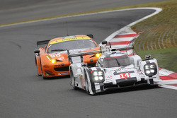 #14 Porsche Team Porsche 919 Hybrid: Romain Dumas, Neel Jani, Marc Lieb