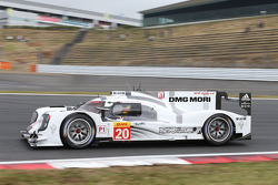 #20 Porsche Team Porsche 919 Hybrid: Mark Webber, Brendon Hartley, Timo Bernhard