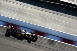 Romain Grosjean, Lotus F1 E22