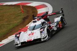 #2 Audi Sport Team Joest Audi R18 e-tron quattro: Marcel Fässler, Andre Lotterer, Benoit Tréluyer