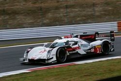 #1 Audi Sport Team Joest Audi R18 e-tron quattro: Lucas di Grassi, Loic Duval, Tom Kristensen