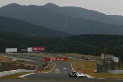 #1 Audi Sport Team Joest Audi R18 e-tron quattro: Lucas di Grassi, Loic Duval, Tom Kristensen