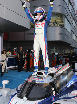 Race winner Anthony Davidson celebrates