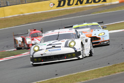 #92 Porsche Team Manthey Porsche 911 RSR: Patrick Pilet, Frederic Makowiecki
