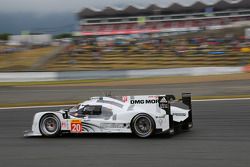 #20 Porsche Team Porsche 919 Hybrid: Mark Webber, Brendon Hartley, Timo Bernhard