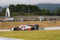 #1 Audi Sport Team Joest Audi R18 e-tron quattro: Lucas di Grassi, Loic Duval, Tom Kristensen