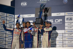 Podium: race winners Anthony Davidson, Sebastien Buemi, second place Alexander Wurz, Kazuki Nakajima, Stéphane Sarrazin